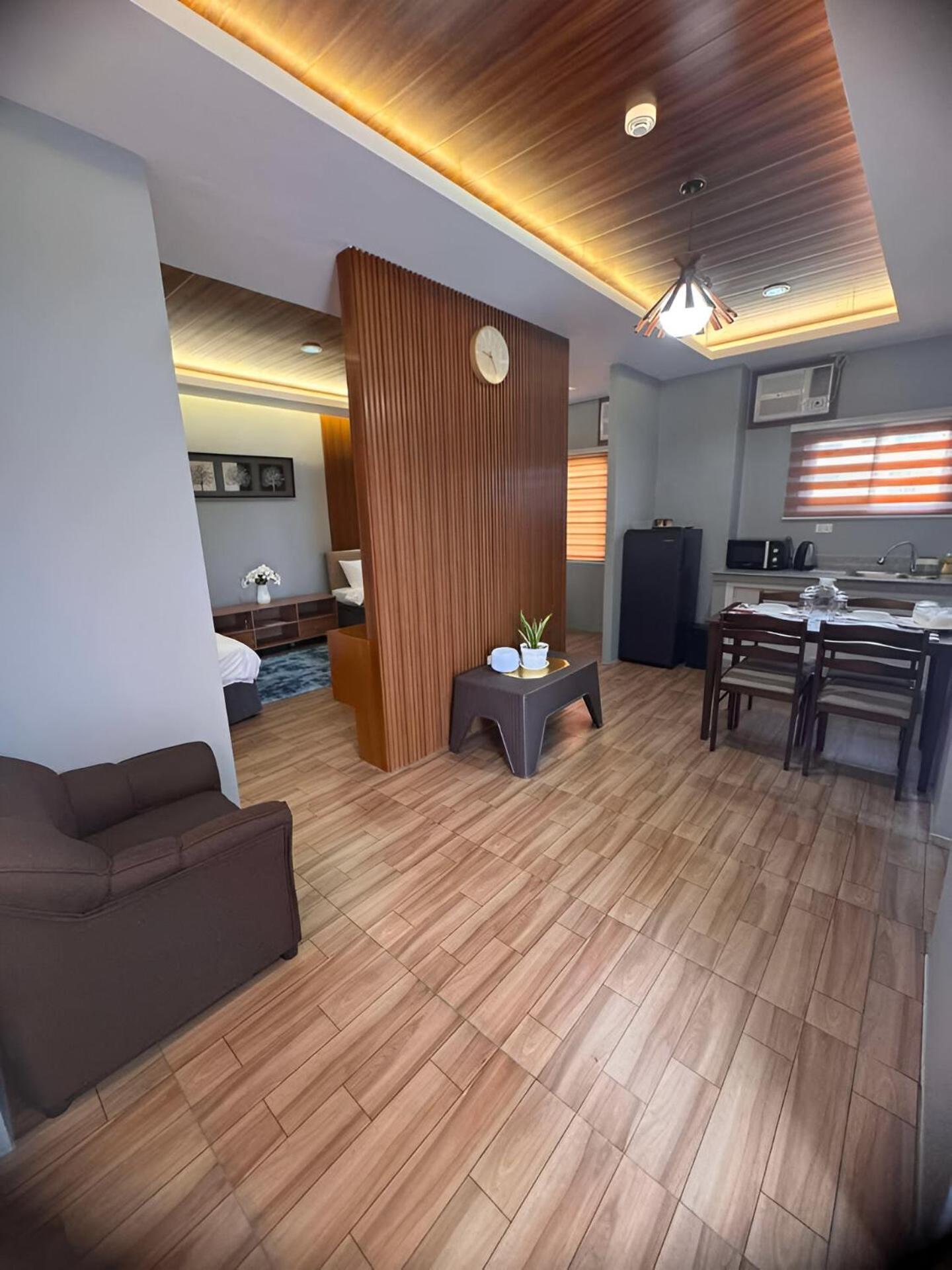 Casa Alberto Of Calapan Town Center Exterior photo